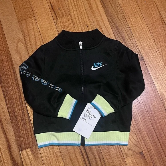 Nike Kids Tracksuit - Picture 4 of 7